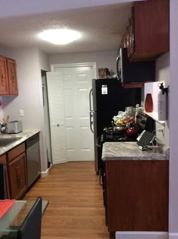 Building Photo - 5 Thoreau Ct