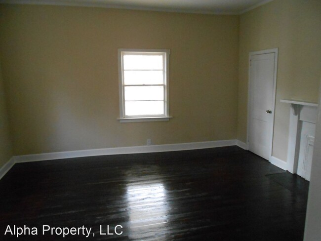 Building Photo - 2 br, 1.5 bath House - 5 Gallon St