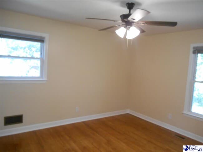 Building Photo - 1303 Virginia Acres