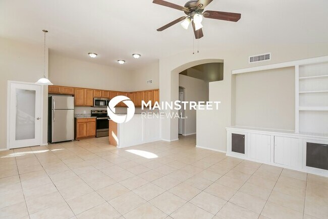 Building Photo - 4 Bedroom Pet-Friendly Home in Mesa, AZ with Main Street Renewal
