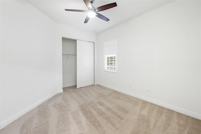 Building Photo - 9741 S Miralago Way