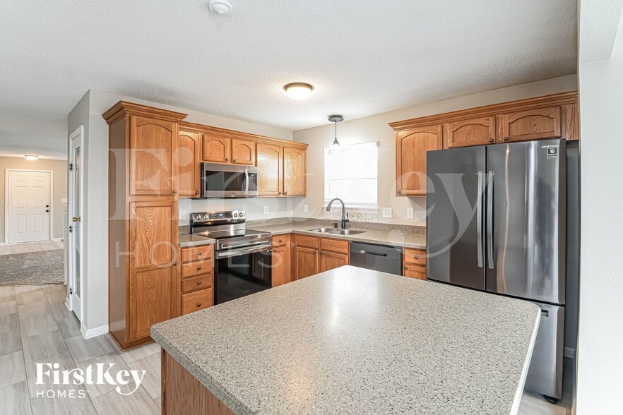 Building Photo - 3471 Firethorn Drive