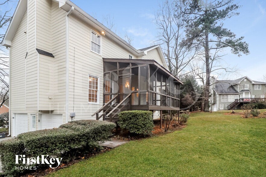 Building Photo - 2117 Gatwick Dr