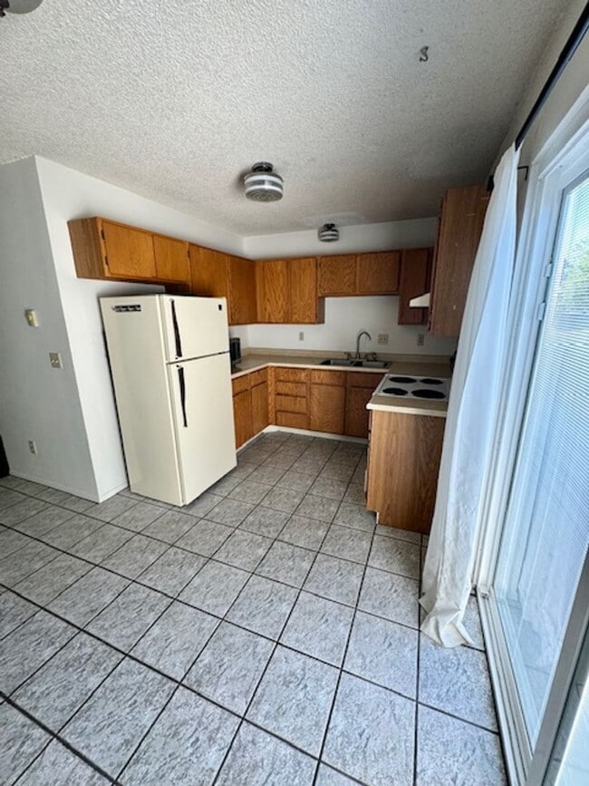 Building Photo - 2 Bedrooms 1 Bathroom-Pet Friendly