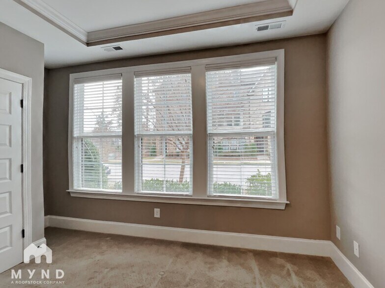 Building Photo - 1607 Bowery Dr