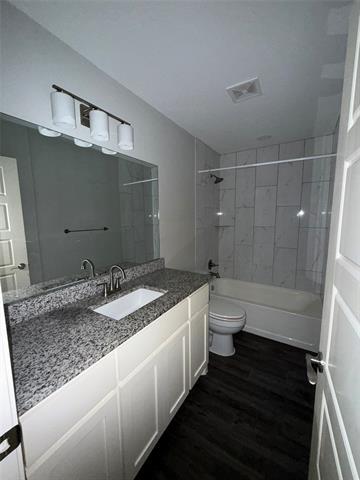 Building Photo - 705 S Binkley St