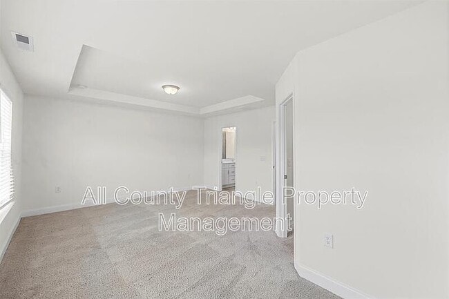 Building Photo - 2105 Nandina Trl