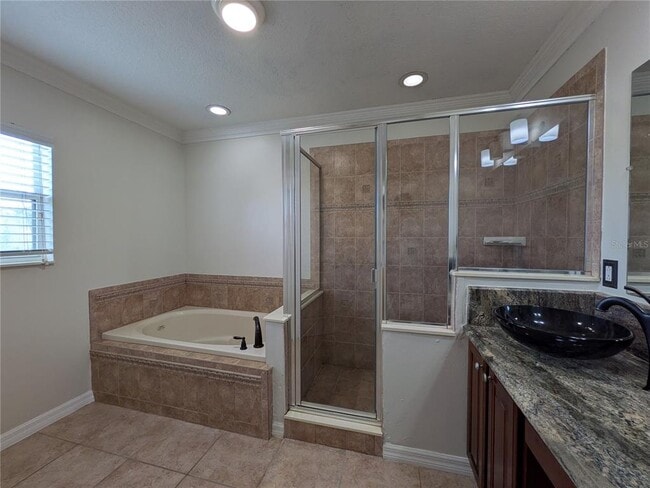 Building Photo - 9869 Heron Pointe Dr