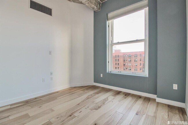 Building Photo - 942 Market St