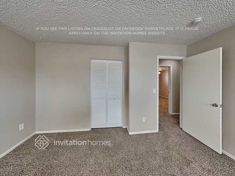 Building Photo - 11269 E Center Ave