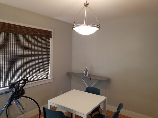 Building Photo - 838 Fremont St