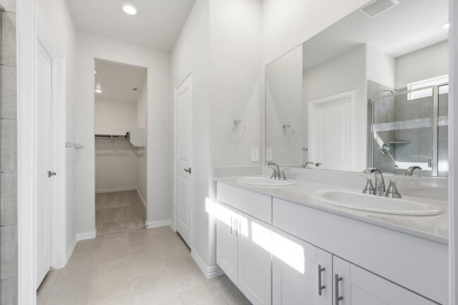 Building Photo - 5611 Chasewood Dr