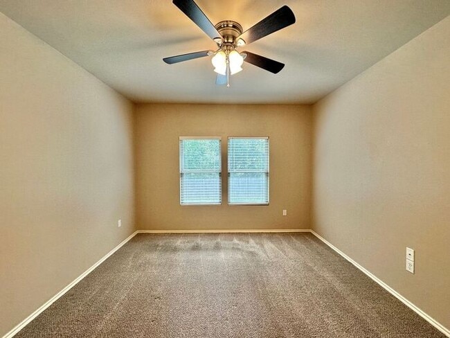 Building Photo - AVAILABLE NOW! Cozy 4 Bedroom2 Bath Home in West Tyler!