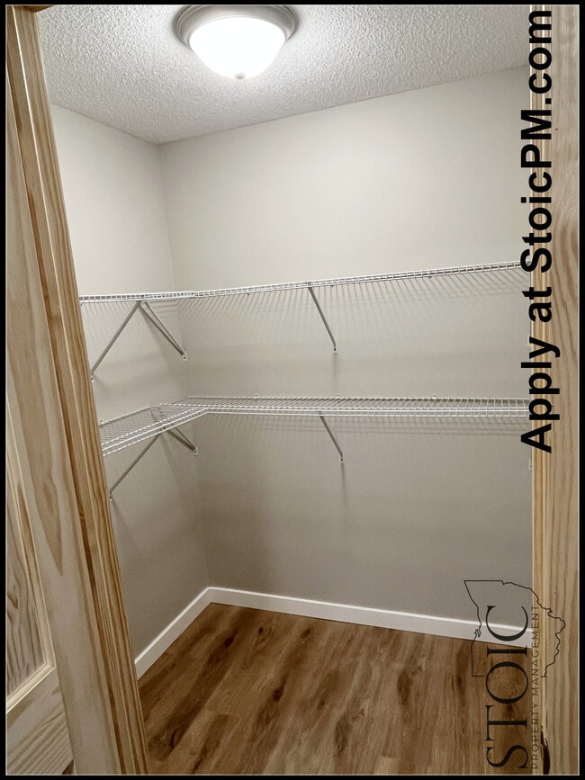 Building Photo - 123 N Main St