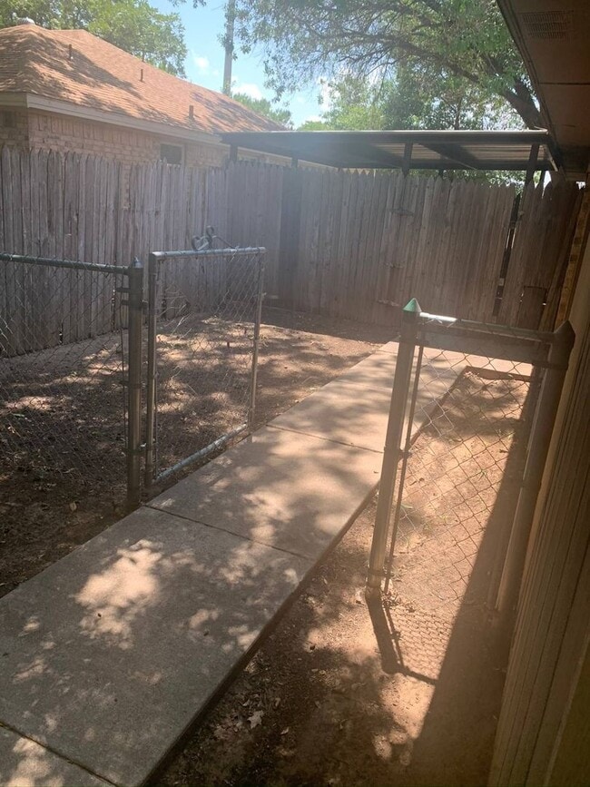 Building Photo - Large 3 bedroom Home in Twin Oaks-Wylie!
