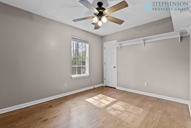 Building Photo - Chapin home