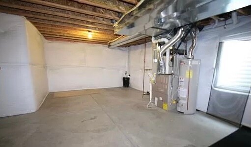 Unfinished basement - 6419 Silverwind Cir