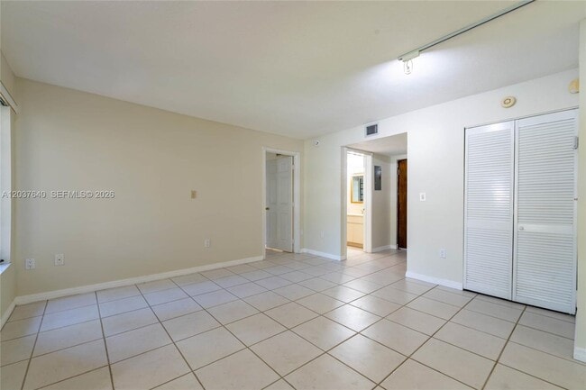 Building Photo - 9015 SW 125th Ave