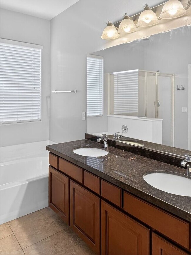 Building Photo - Single level, 4 bed 2 bath in Gilbert