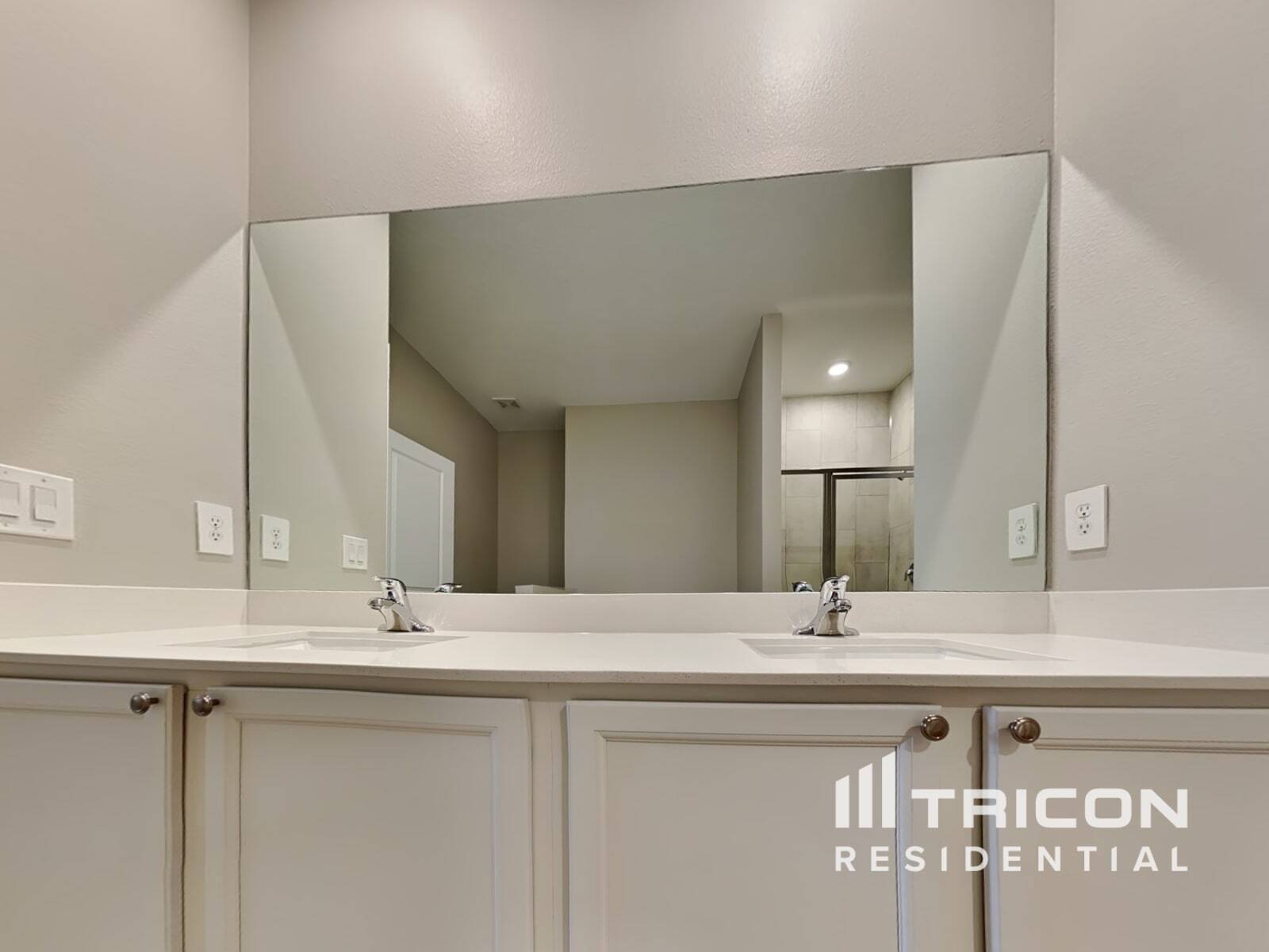 Building Photo - 6092 Dolostone Dr