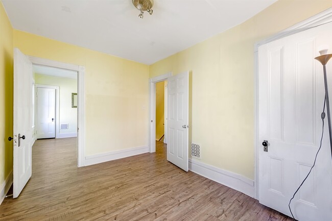 Building Photo - 54 Highland Ave