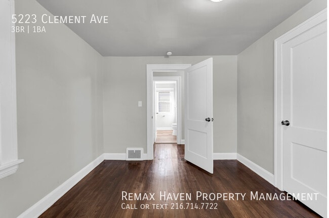 Building Photo - 5223 Clement Ave