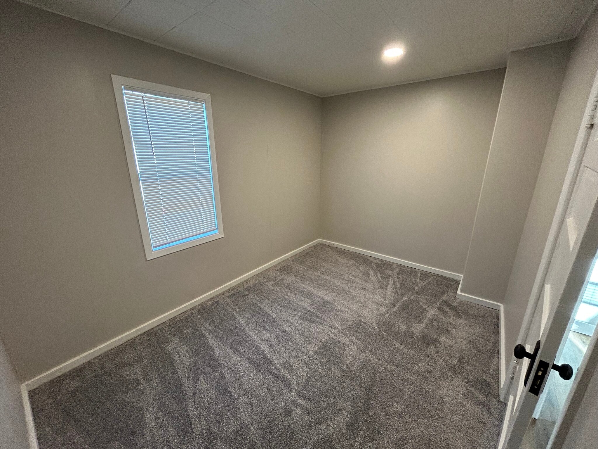 Bedroom 2 - 611 S Hawthorne Ave