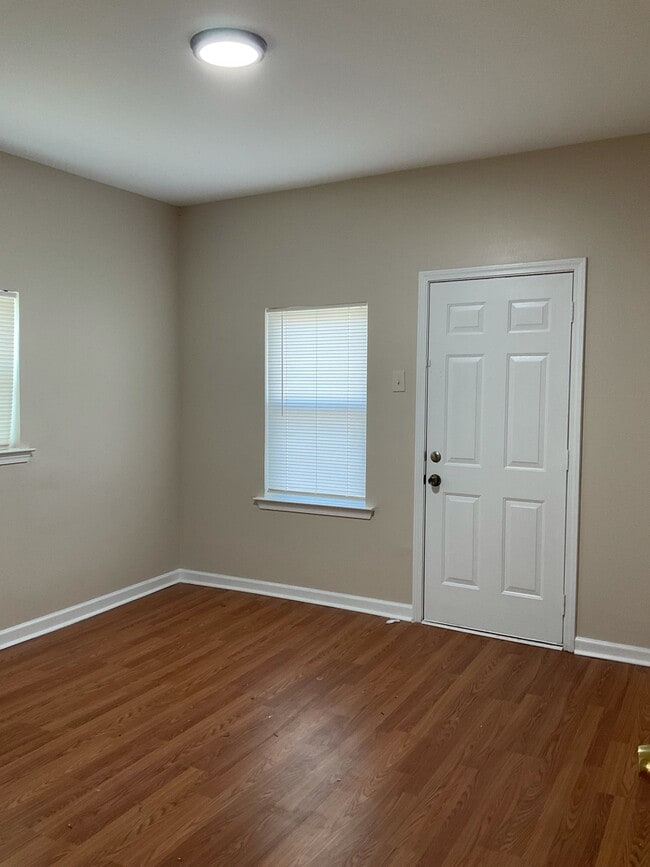 Building Photo - 266 W Garfield St