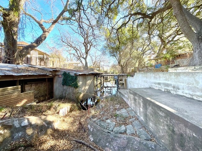 Building Photo - 5303 Shady Oak Cir