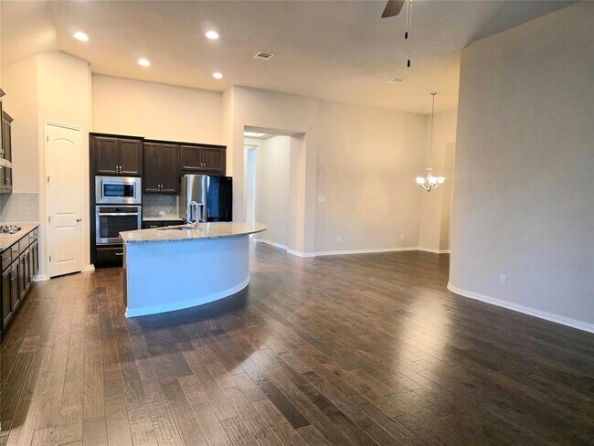 Building Photo - 129 Belford St