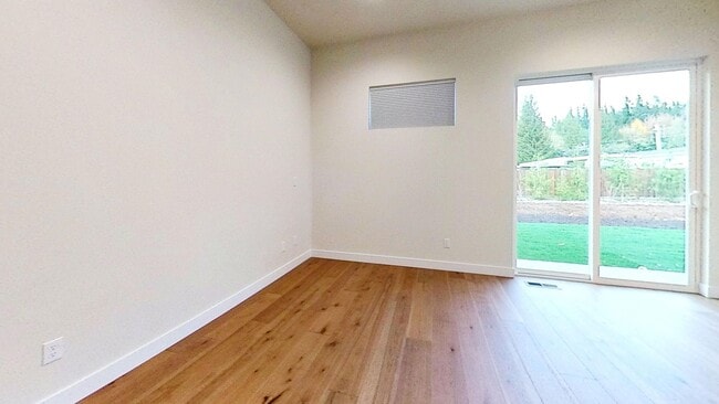 Building Photo - Contemporary 4 Bedroom Oasis on Quiet Dead...