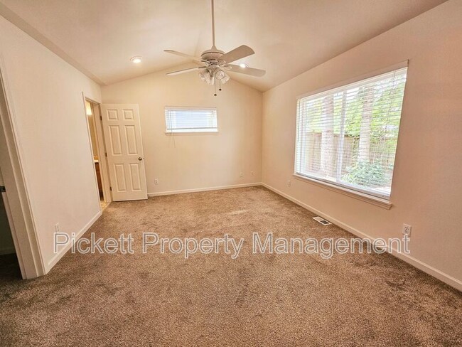 Building Photo - 5206 Del Tormey Pl SE