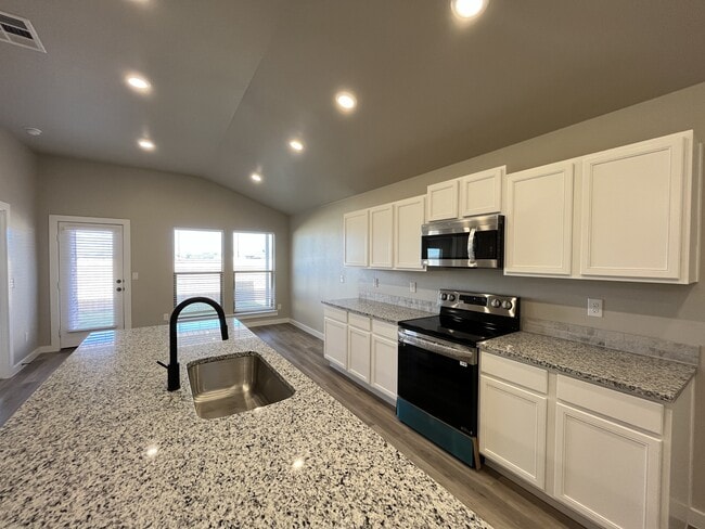 Building Photo - 1302 Ross Ave