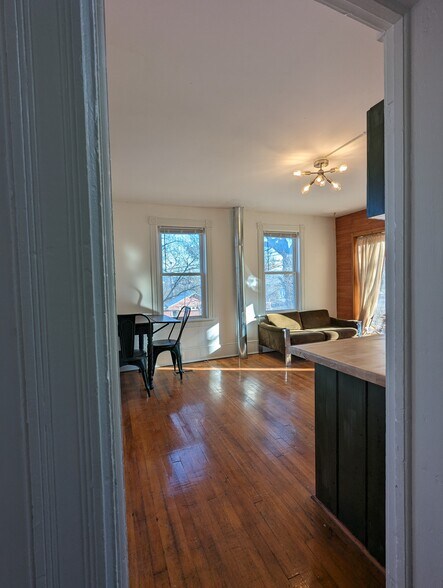 Building Photo - 308 Coddington Rd