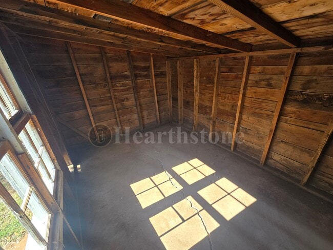 Building Photo - 316 N Walnut St