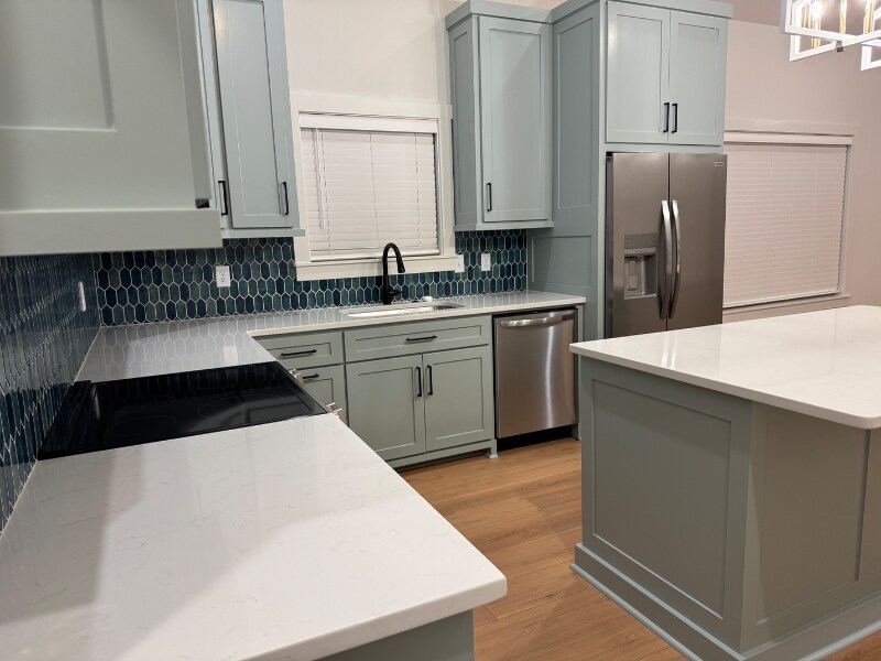 Building Photo - 725 S Valentine St