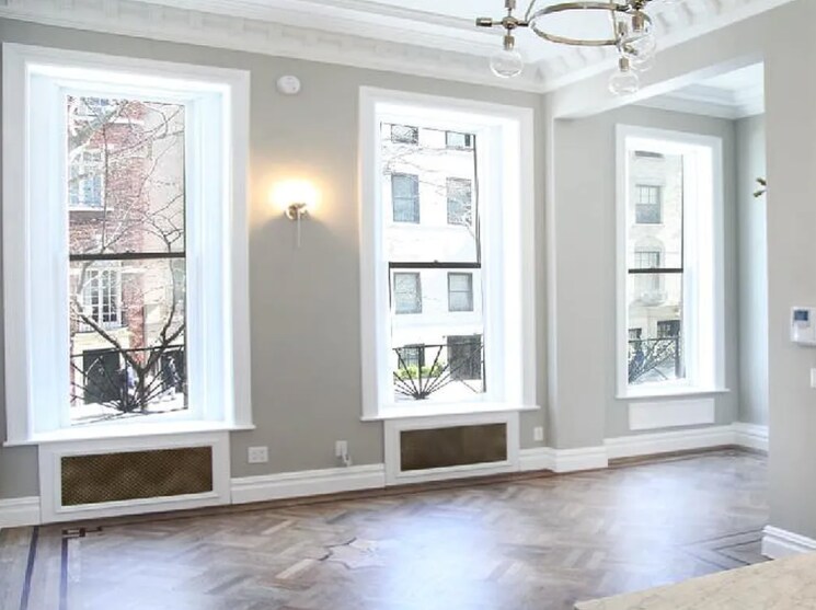 Building Photo - 38 E 73rd St
