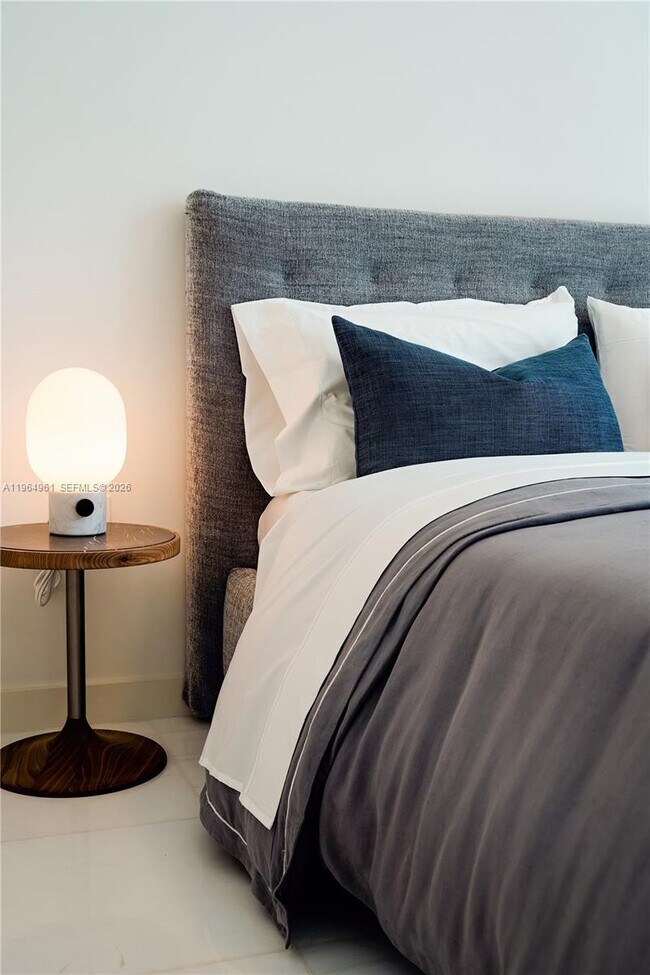 Building Photo - 300 Biscayne Blvd Way