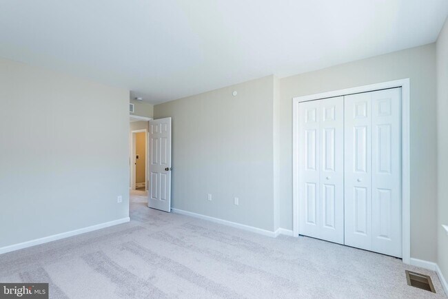Building Photo - 1714 Shady Ln