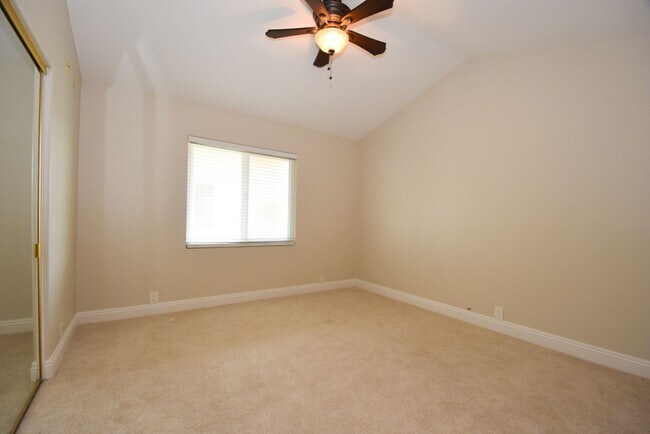 Building Photo - 6490 La Senda Ct