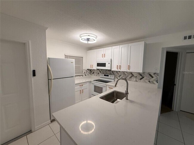 Building Photo - 25050 Sandhill Blvd