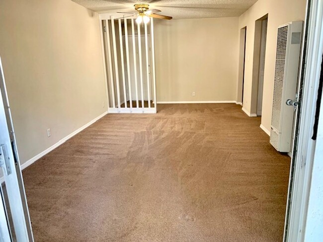 Building Photo - 1 Bed 1 Bath Condo in Concord - COMING SOO...