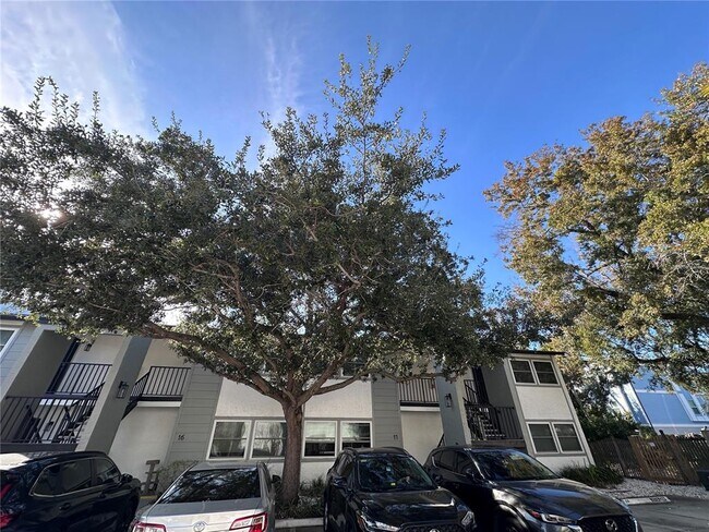 Building Photo - 3109 W Horatio St