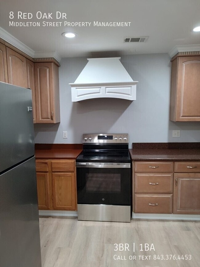 Building Photo - 8 Red Oak Dr