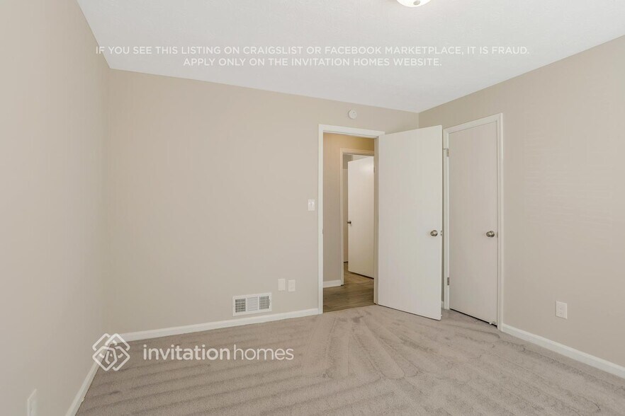 Building Photo - 2865 Castle Dr SW