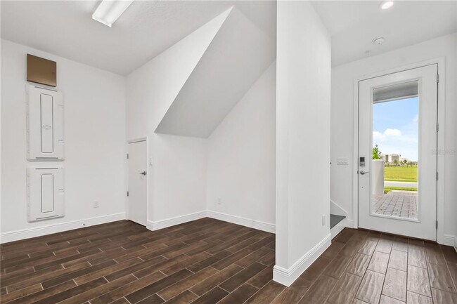 Building Photo - 14259 Kellogg Ave