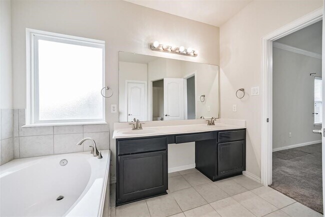 Building Photo - 4210 Audrey Manor Ln