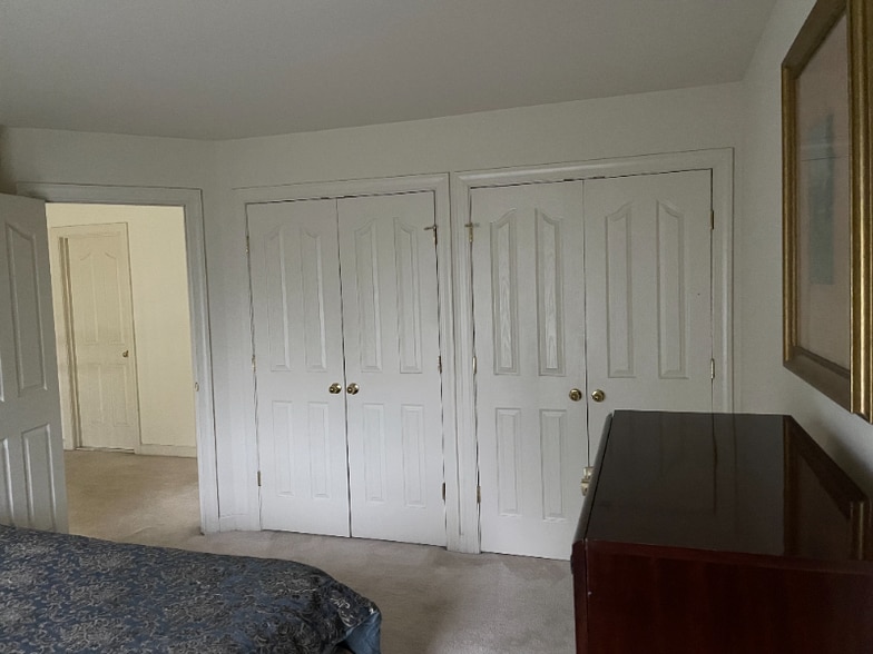 Building Photo - 1 Hydeaway Ct