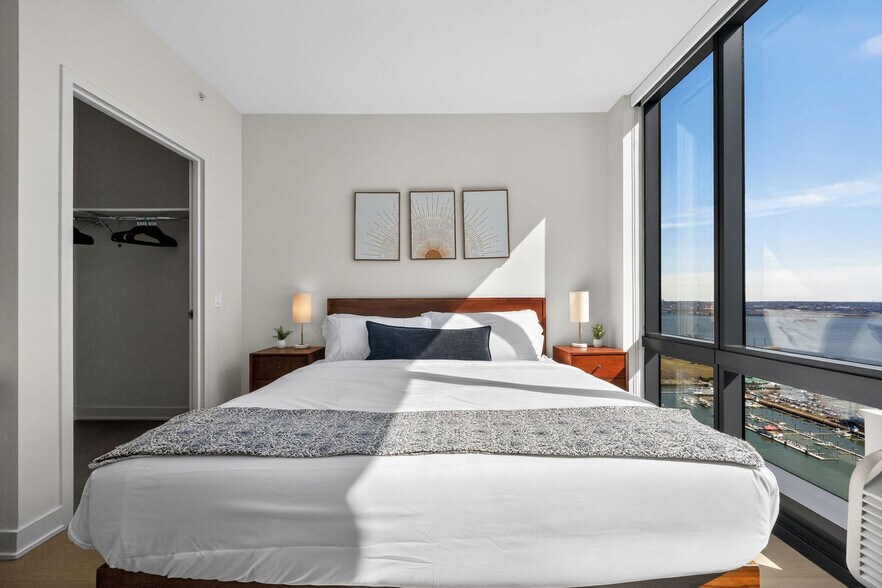 Building Photo - 33 Park View Ave