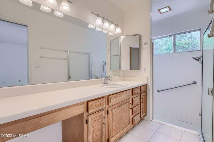 Building Photo - 7551 E La Cienega Dr